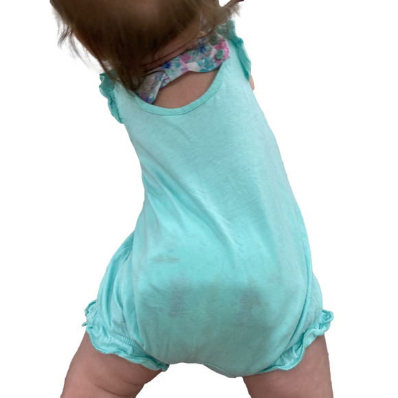 👶🏻Guess baby romper 👶🏻3-6 months - Picture 3 of 4